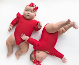 <p>Sus padres contaron a <a rel="nofollow noopener" href="https://www.buzzfeed.com/morganshanahan/these-baby-twins-from-singapore-are-honestly-the-best-thing?utm_term=.hs30pxL8L#.rddQX7l4l" target="_blank" data-ylk="slk:BuzzFeed;elm:context_link;itc:0;sec:content-canvas" class="link "><em>BuzzFeed</em></a> que sus hijas nacieron prematuramente.<br><br></p>