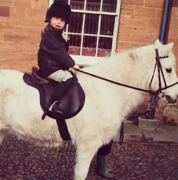 Lady Kitty teilte dieses niedliche Kinderfoto, aber die Leute sprachen nur über ihre royale Doppelgängerin. Foto: Instagram/kitty.spencer