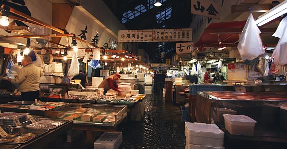 Tsukiji in the morning. Credit: japan-guide.com