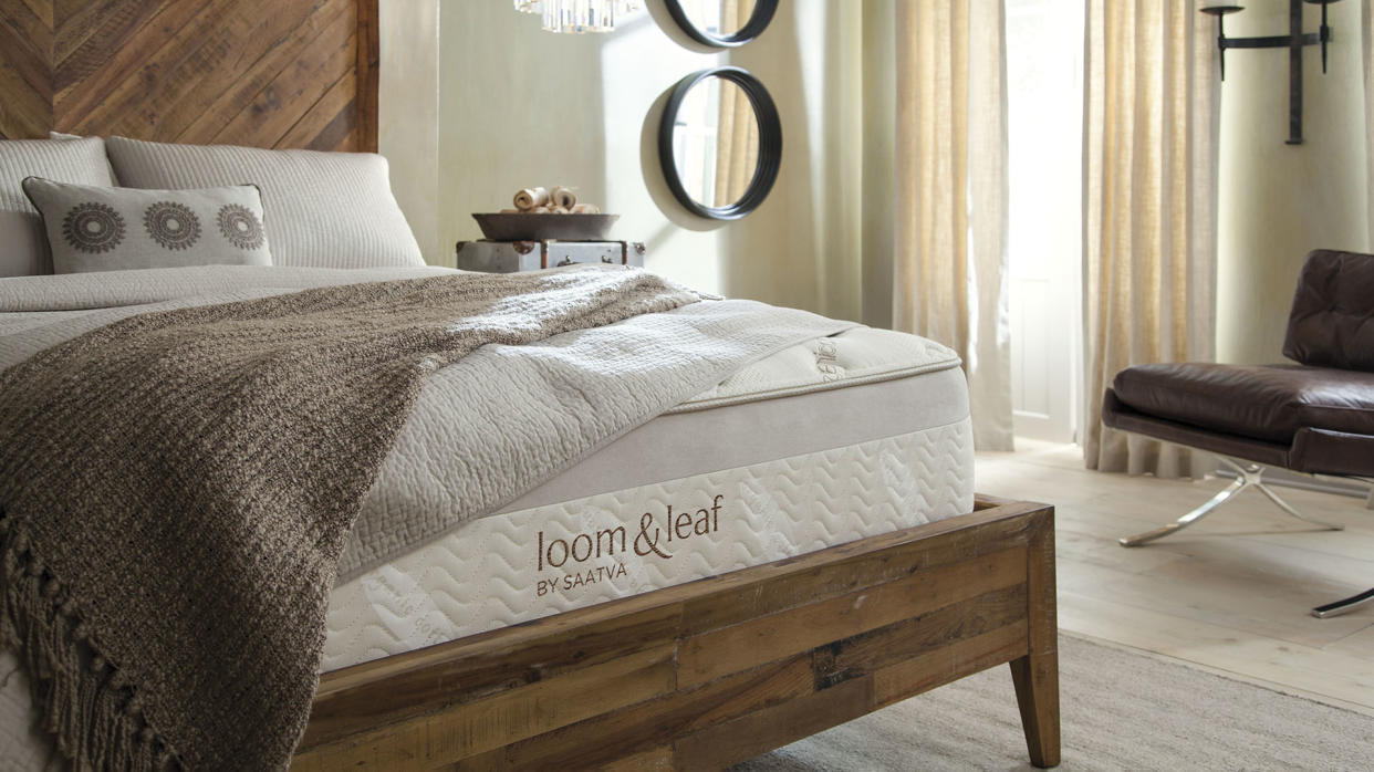  Saatva Loom & Leaf Mattress . 