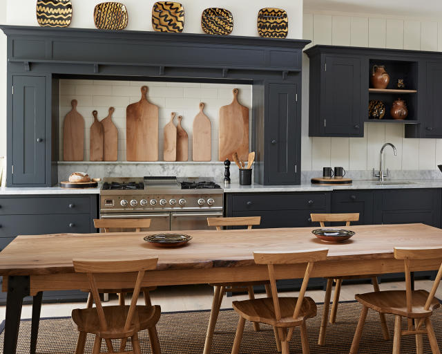 How to achieve a farmhouse kitchen look – the materials and features that  are key