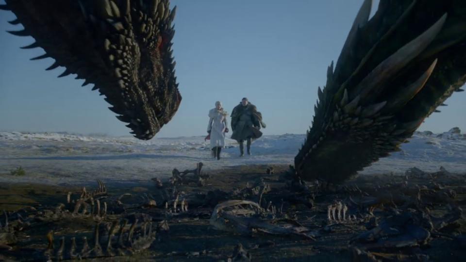 Daenerys enseña a volar a Jon