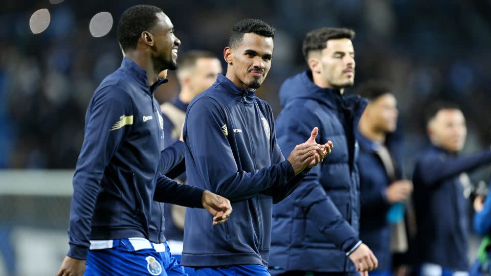 Galeno applauds the fans following his match-winning performance. - David Ramos/Getty Images