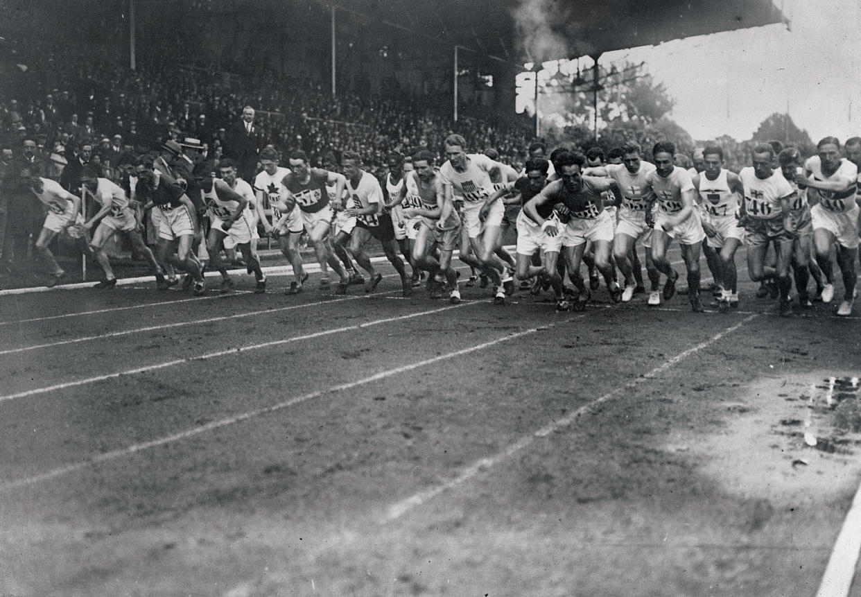 Athletes Competing in 10,000 Meter Race sp (Bettmann Archive)