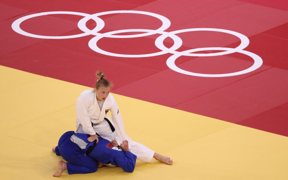 Martyna Trajdos (in Weiß) gegen Szofi Özbas. (Bild: Harry How/Getty Images)