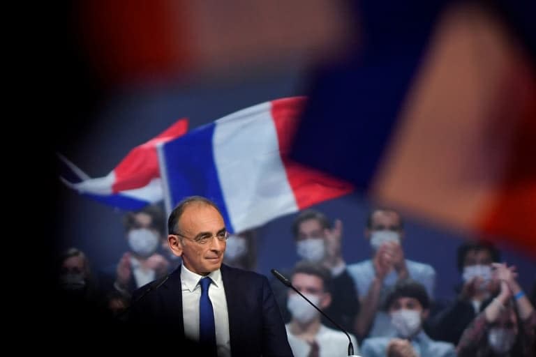 Eric Zemmour, candidat à la présidentielle, lors de son meeting de campagne, le 5 décembre 2021 à Villepinte, près de Paris - JULIEN DE ROSA © 2019 AFP