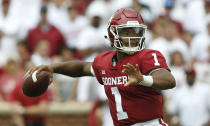 Oklahoma quarterback Kyler Murray (1) throws in the second quarter of an NCAA college football game against UCLA in Norman, Okla., Saturday, Sept. 8, 2018. (AP Photo/Sue Ogrocki)