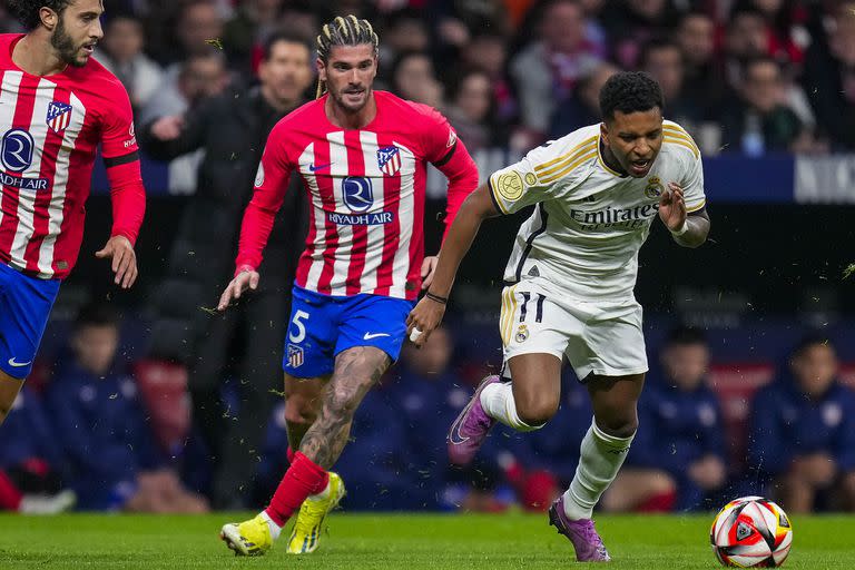 Rodrigo De Paul y Atlético de Madrid, que vienen de empatar con Real Madrid, afrontarán contra Athletic Bilbao la ida de una semifinal por la Copa del Rey.