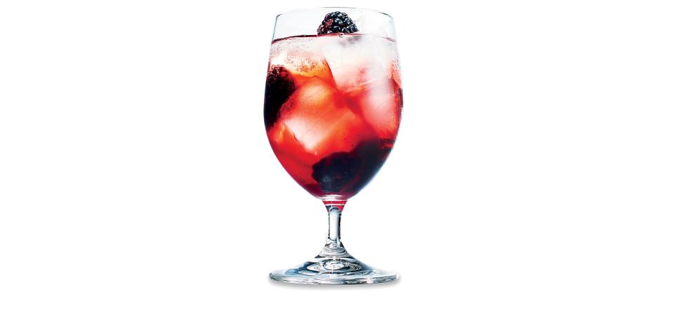 Cassis Spritz