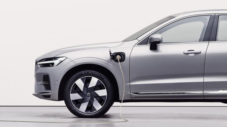 T8 AWD車型有著86公里的純電續航，以及60.4km/L的優異油耗表現。(圖片來源/ Volvo)