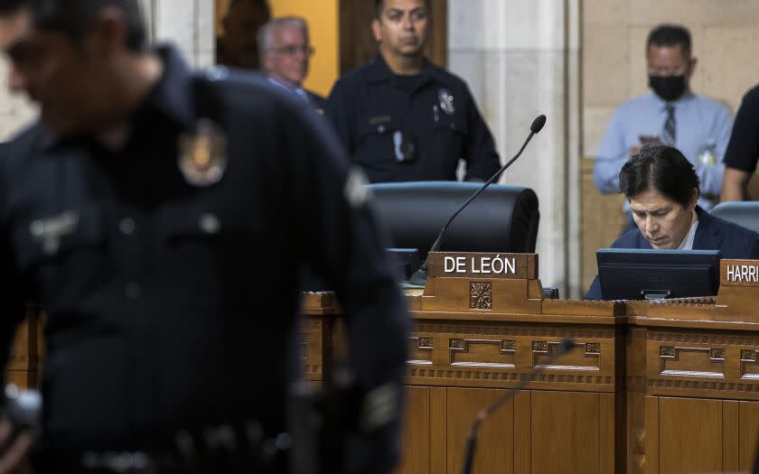 LOS ANGELES, CA - December 13, 2022: Embattled city councilman Kevin De Leon sits alone at LA City Council meeting on Tuesday, Dec. 13, 2022 in Los Angeles, CA. (Brian van der Brug / Los Angeles Times)