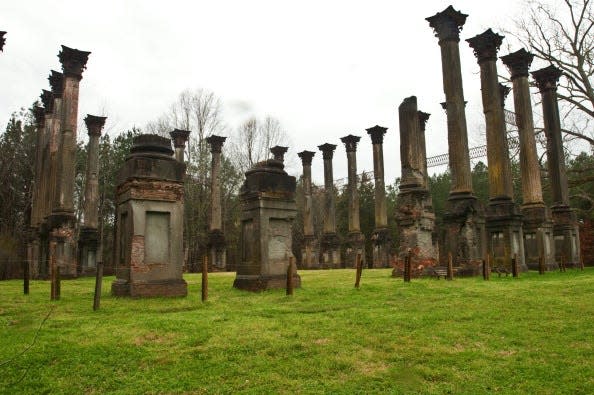 Mississippi, Claibourne County, Windsor Plantation Ruins ca. 1859-1861, 2600 acres of which remain 23 haunting fluted columns. (Photo by: Universal Images Group via Getty Images)