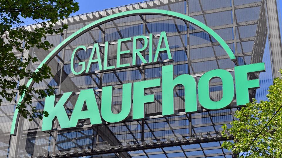 Galeria Karstadt Kaufhof will 62 seiner 172 Filialen schließen.