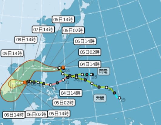 閃電在今日下午2點中心位置在北緯 20.2 度，東經 129.2 度。（圖／翻攝自中央氣象局）