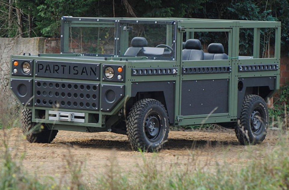 簡單平實的 Partisan One 多功能車，以軍規和戰爭時用車為設計發想，具備快速維修的良好機能外，那耐用度甚至高達 50 年以上，原廠更打出保固 100 年的驚人保證。