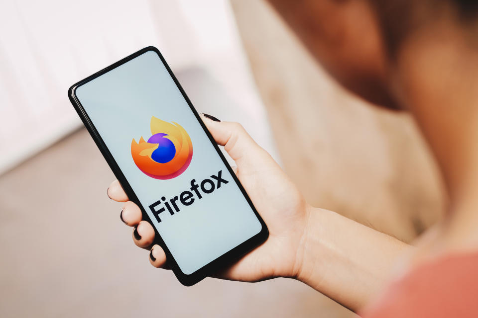 Firefox bekommt eine neue Funktion, die das Online-Shopping erleichtern soll (Symbolbild: Rafael Henrique/SOPA Images/LightRocket via Getty Images)