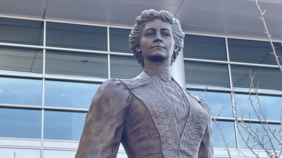 A bronze statue depicting Anna Bissell.