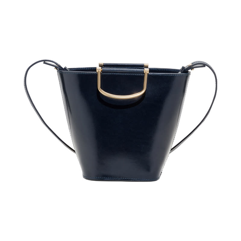 <a rel="nofollow noopener" href="http://rstyle.me/n/crbfd9chdw" target="_blank" data-ylk="slk:Leather Bucket Bag, & Other Stories, $145;elm:context_link;itc:0;sec:content-canvas" class="link ">Leather Bucket Bag, & Other Stories, $145</a>