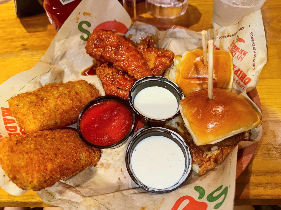 chili's triple dipper appetizer combo platter