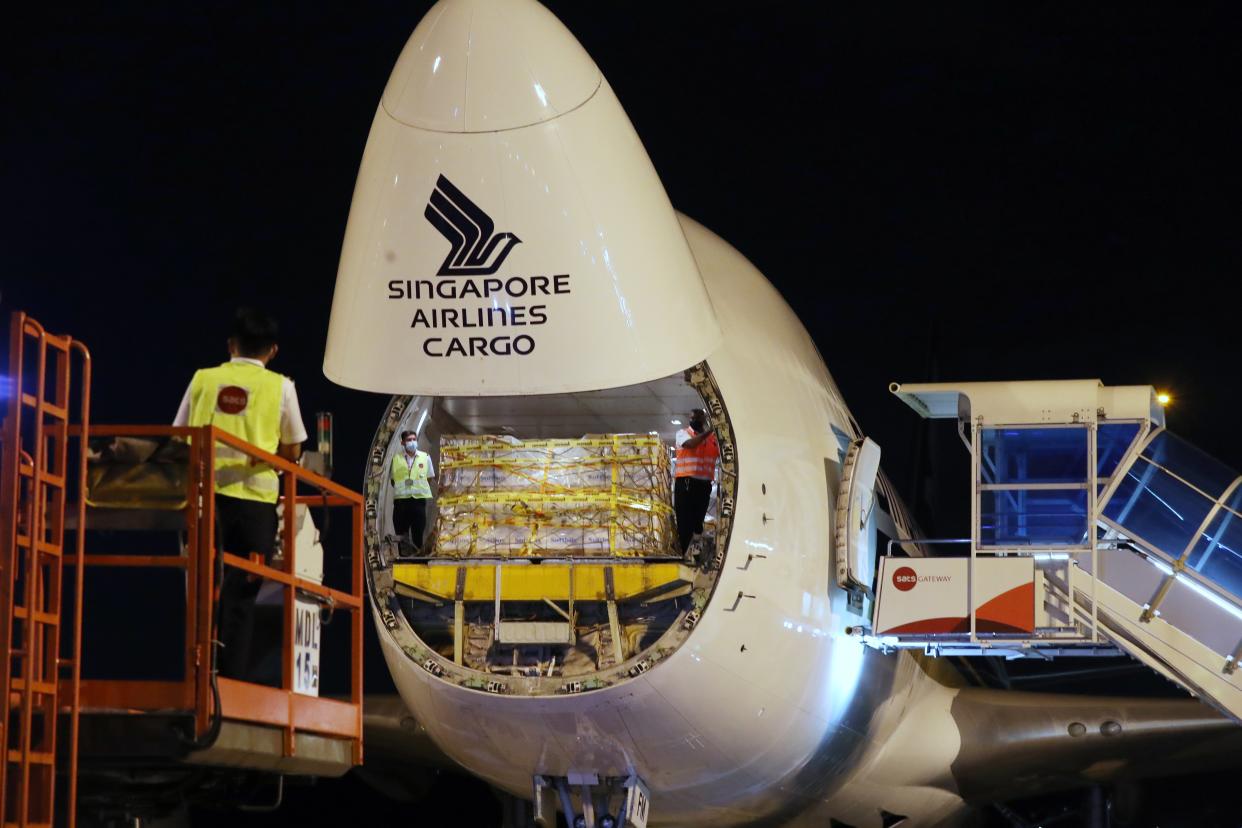 The first shipment of the Pfizer-BioNTech vaccine arrived on scheduled Singapore Airlines (SIA) Boeing 747-400 freighter SQ7979 on 21 December, 2020. (PHOTO: MCI)