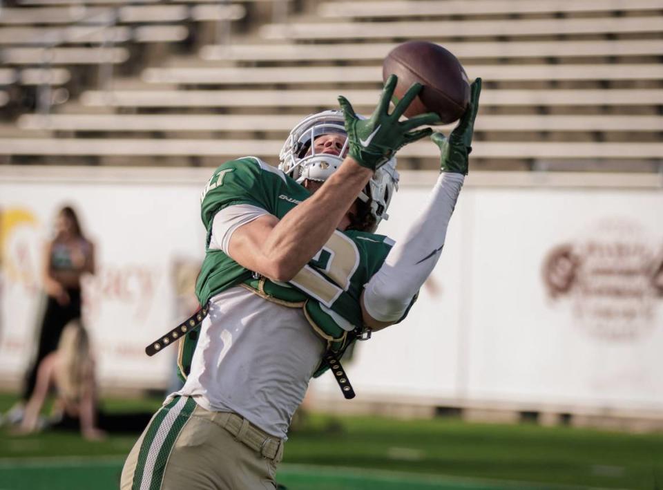 Redshirt Sophomore Isaiah “Zay” Myers (center) is a 6’5” wide receiver joining the 49ers for the 2024 football season. Charlotte would kick off the 2024 football season with the Green & White game at Jerry Richardson Stadium Saturday April 20th, 2024.