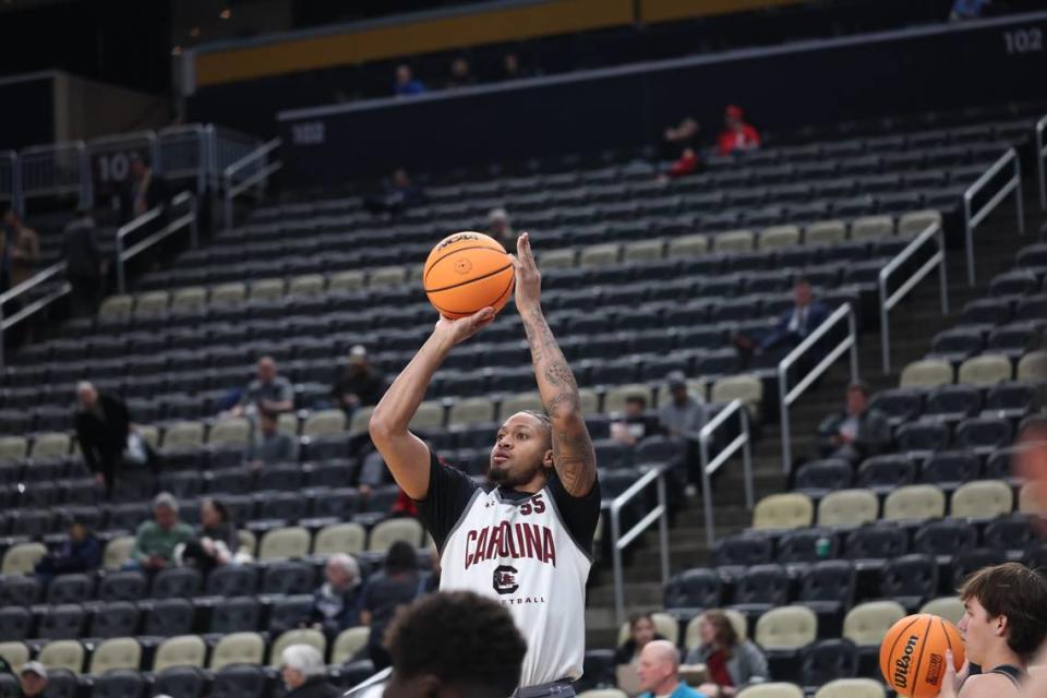 South Carolina fifth-year guard Ta’Lon Cooper takes a jump shot during a pre-NCAA Tournament open practice at PPG Paints Arena in Pittsburgh on Wednesday. Cooper began his college basketball career at Morehead State. Silas Walker/swalker@herald-leader.com