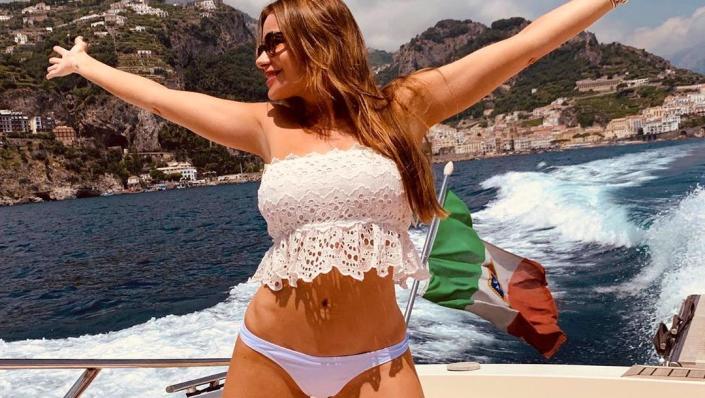 Beach Nude European - Sofia Vergara Shows Off Her Toned Body While on Vacation in Italy