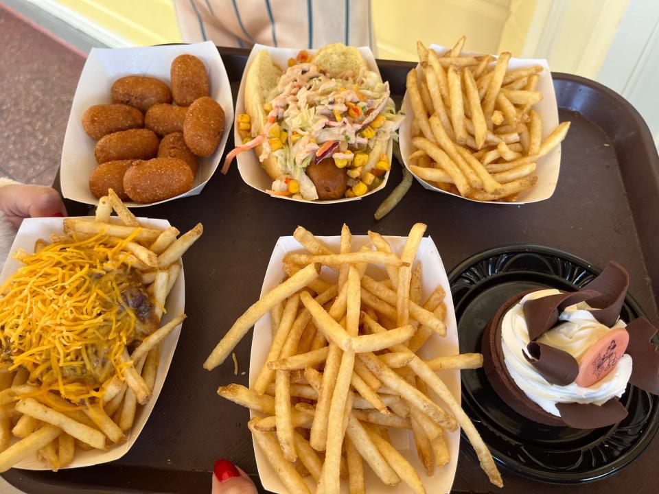 tray of food from casey's corner in magic kingdom at disney world