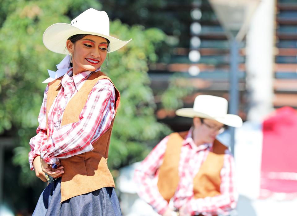 The 2019 Taste of Latin America brought dancers from the Quad Cities Ballet Folklorico.