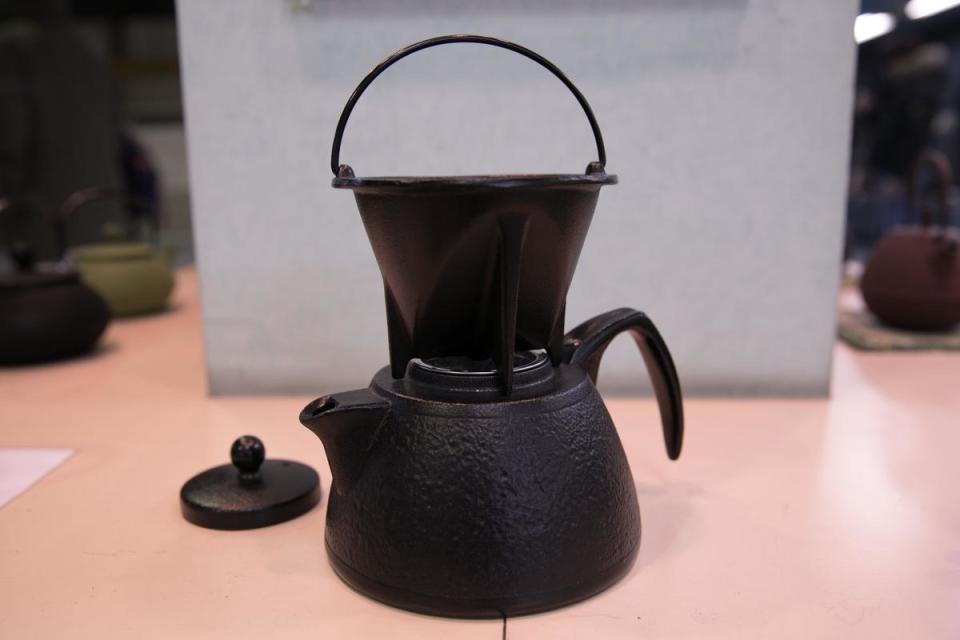 超人氣的南部鐵器「手沖咖啡組」，讓咖啡迷趨之若鶩。（10,800日圓／組，約NT$2,956）