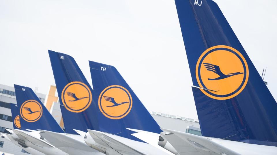 Für das Gesamtjahr rechnet Lufthansa bei harter Konkurrenz mit stabilen Durchschnittserlösen. Foto: Arne Dedert