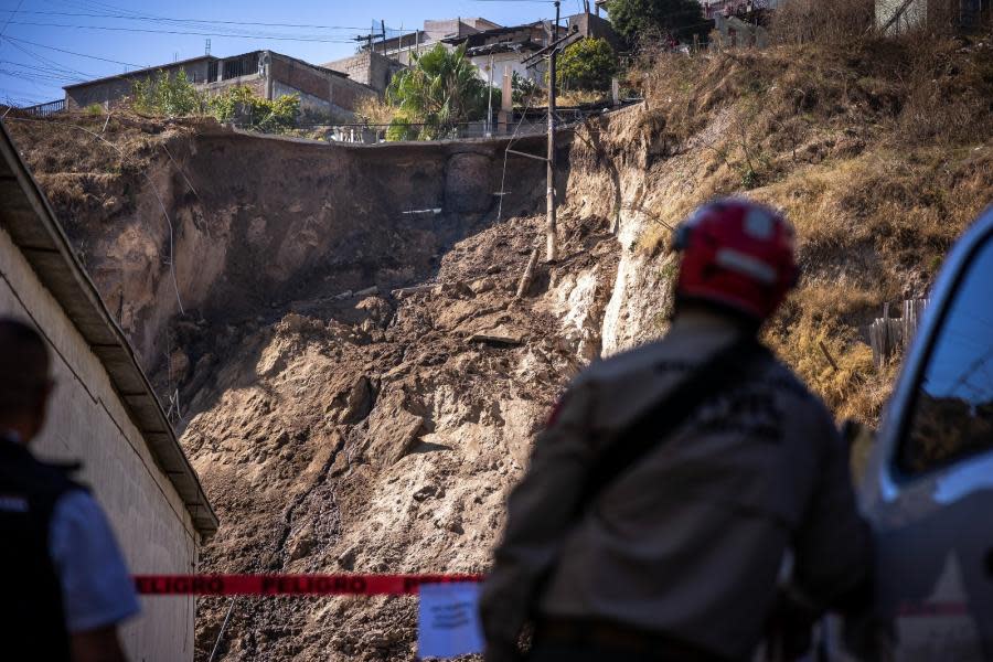 Residentes de calle Acueducto en Camino Verde sólo tendrán acceso peatonal a sus casas hasta nuevo aviso