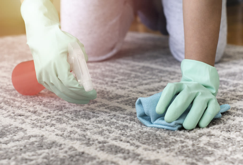 Nul besoin de produits chimiques pour supprimer une vilaine tache sur un tapis. (Photo : Getty Images)