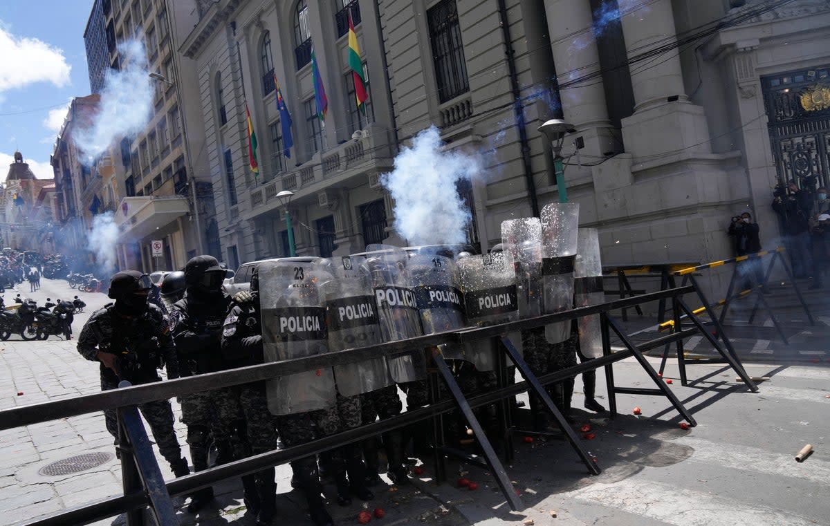 BOLIVIA-MAESTROS PROTESTA (AP)