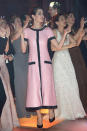 <p>Las lentejuelas son sinónimo de fiesta, pero eso ya lo sabía Carlota Casiraghi cuando escogió este<em> pink dress</em> de Chanel para arrasar en el Baile de la Rosa de 2015. No cabe duda que ha heredado el estilazo de su madre, Carolina de Mónaco. (Foto: Pierre Villard / SBM / PLS Pool / Getty Images)</p> 