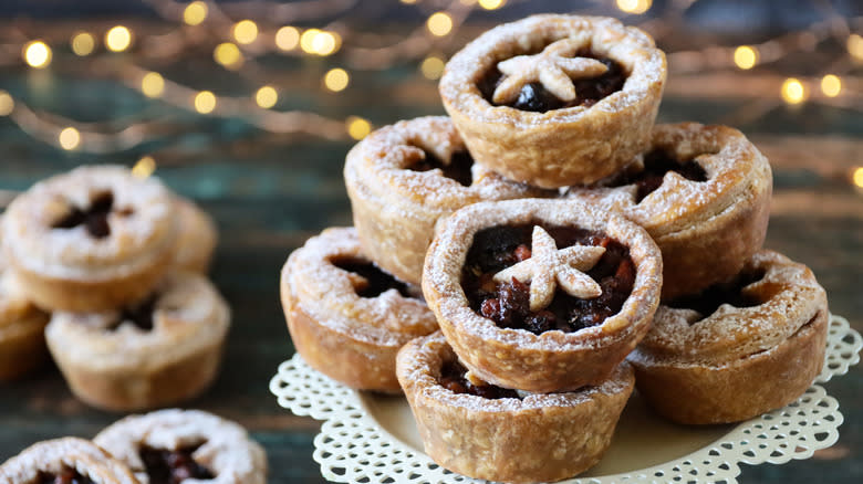Mince pies with star crust