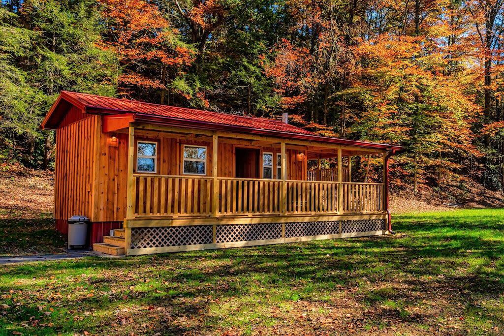 Cuddling On The Creek Cabin