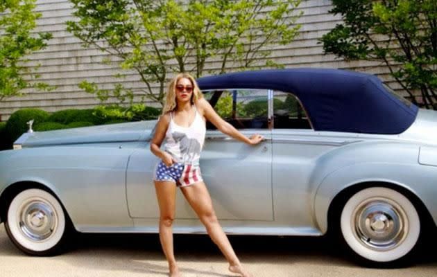 Beyoncé in Topshop shorts. (Photo: Beyonce.com)