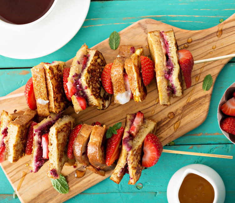 French toasts con mermelada de fresas y crema de cacahuete