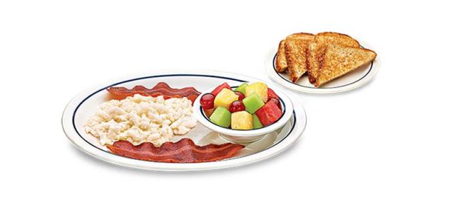 The 10 Best & Worst Orders at IHOP, According to Nutritionists