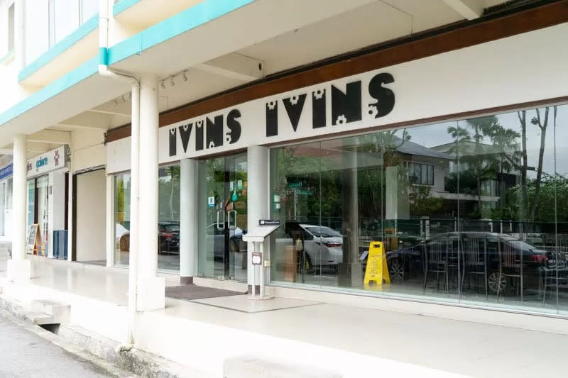 IVINS - Storefront
