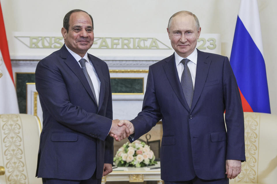 Wladimir Putin und Abd al-Fattah as-Sisi, Präsident von Ãgypten (Bild: Vladimir Smirnov/POOL TASS Host Photo Agency/AP/dpa)