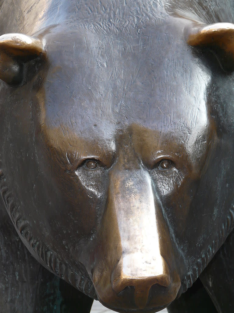 法蘭克福證券交易所前德萊茵哈德・達克勞雕塑《公牛與熊》 (Photo by Photograph: Frank C. Müller, Baden-Baden, License: CC BY-SA 4.0, Wikimedia Commons提供)