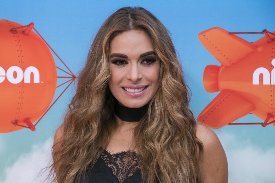 MEXICO CITY, MEXICO - AUGUST 20:  Galilea Montijo poses for pictures during the Kids Choice Awards Mexico 2016 Red Carpet at Auditorio Nacional on August 20, 206 in Mexico City, Mexico. (Photo by Luis Ortiz/Clasos/LatinContent via Getty Images)