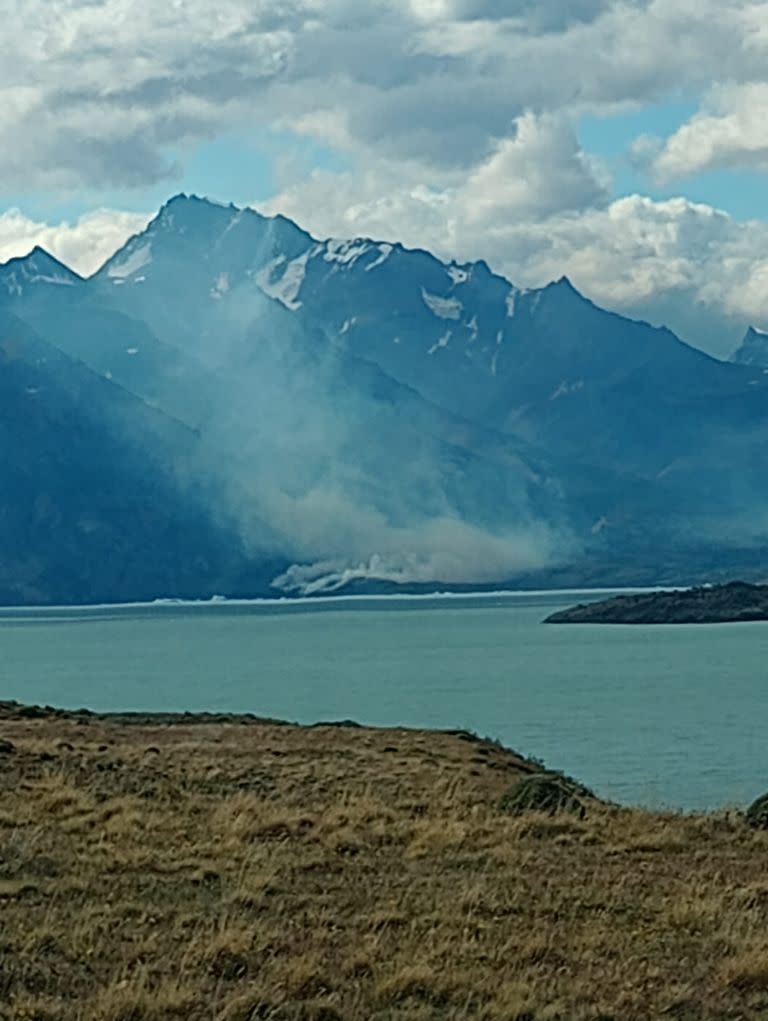 El fuego comenzó en la tarde del domingo pasado