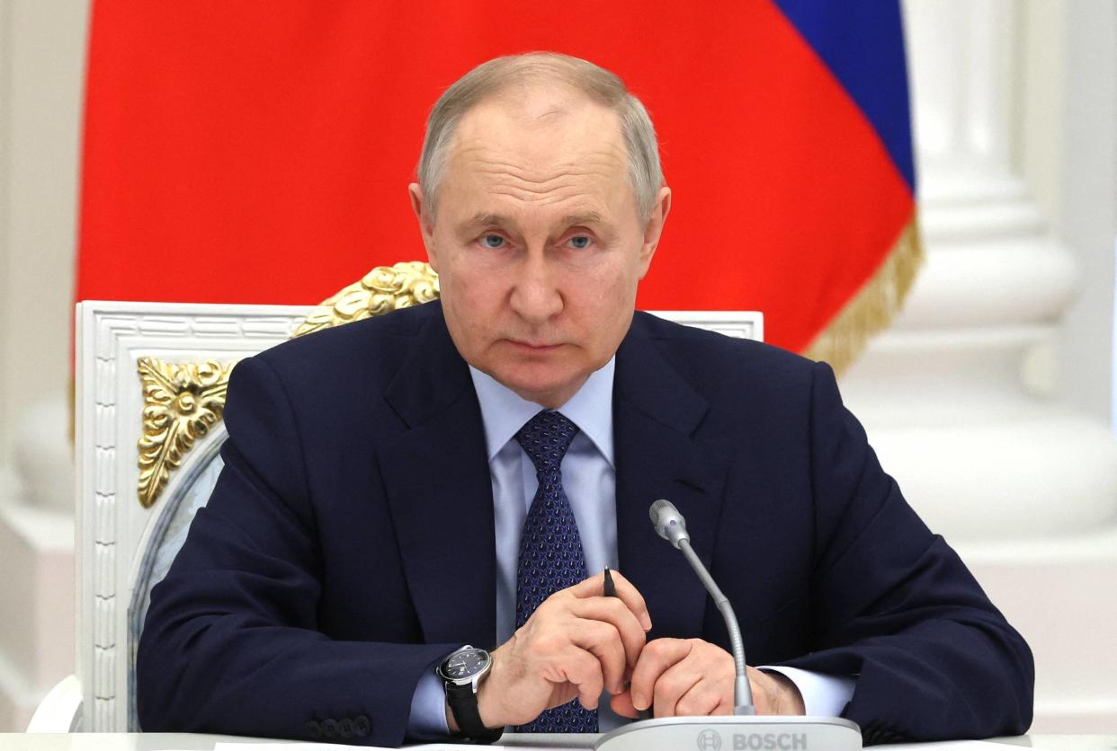 Vladimir Poutine, ici rencontrant des membres de l’organisation publique panrusse « Delovaya Rossiya », un syndicat d’entrepreneurs, au Kremlin à Moscou, le 26 mai 2023.