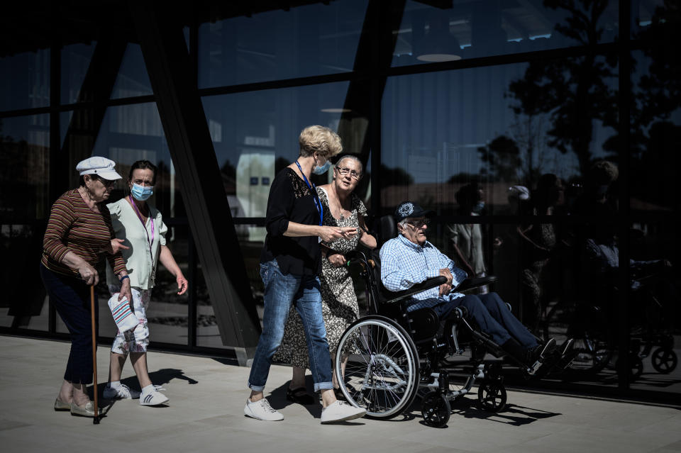 La idea es que los enfermos de alzhéimer no permanezcan aislados del mundo y puedan seguir manteniendo una relación estrecha con sus familiares y seres queridos. (Foto: Philippe Lopez / AFP / Getty Images).