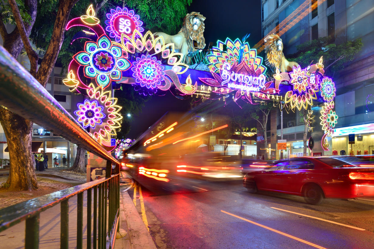 Deepavali 2015 at Little India to celebrate the indian new year in Singapore. Every year, street will be lighted up with beautiful decoration and night market selling indian food and clothing along the race course road last for almost a month during the festive.