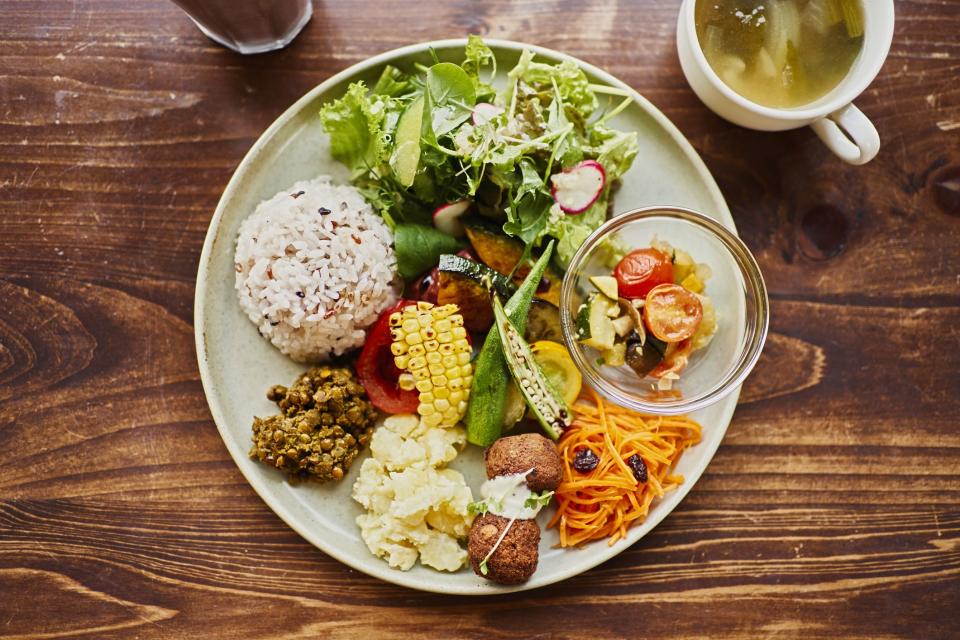 <p>If you’re making the shift to a plant-based lifestyle, a vegan meal delivery service is a great way to simplify the transition. Or, if you’ve been vegan for quite some time and are looking for tasty recipes, a plant-based meal delivery service can make life easier and tastier with minimal leg work.</p><p>While there are many benefits of going vegan, some find it difficult to follow a <a href="https://www.prevention.com/food-nutrition/healthy-eating/a31077033/what-is-plant-based-diet/" rel="nofollow noopener" target="_blank" data-ylk="slk:plant-based diet;elm:context_link;itc:0" class="link ">plant-based diet</a>—especially ensuring you’re getting vital nutrients without any animal byproducts. But, with the right planning (and by speaking with a nutritionist or registered dietitian), a vegan lifestyle has a lot to offer. In fact, the number of <a href="https://www.prevention.com/food-nutrition/healthy-eating/g38485515/vegan-celebrities/" rel="nofollow noopener" target="_blank" data-ylk="slk:vegan celebrities;elm:context_link;itc:0" class="link ">vegan celebrities</a> might surprise you. </p><p>And if eating plant-based isn’t your only dietary restriction, you’re in luck. The meal delivery services we’ve found cater to a variety of preferences. Whether you’re gluten-free, following a <a href="https://www.prevention.com/weight-loss/diets/a28087586/low-carb-diet-weight-loss/" rel="nofollow noopener" target="_blank" data-ylk="slk:low-carb diet;elm:context_link;itc:0" class="link ">low-carb diet</a>, on the <a href="https://www.prevention.com/food-nutrition/a20483336/keto-diet-facts/" rel="nofollow noopener" target="_blank" data-ylk="slk:keto diet;elm:context_link;itc:0" class="link ">keto diet</a>, or simply want to dabble with a new meal plan, we have the delivery service for you. And if you have restrictions due to allergies, these services keep you in mind, too.</p><p class="body-tip"><strong>Meet the expert:</strong> Maya Feller, M.S., R.D., C.D.N. of Brooklyn-based <a href="https://urldefense.com/v3/__http:/mayafellernutrition.com/__;!!Ivohdkk!huqPAMDZRsEt89SoPfJqQf4QGWvcEKOFKdL9KopM7_WexfyBushn27n0bu2eV3EtD0gIZIIhGuu8FxJu7bXfn5Yz-A$" rel="nofollow noopener" target="_blank" data-ylk="slk:Maya Feller Nutrition;elm:context_link;itc:0" class="link ">Maya Feller Nutrition</a> and author of <em><a href="https://www.amazon.com/Eating-Our-Roots-Home-Cooked-Favorites-ebook/dp/B09YQZNVVY__;!!Ivohd?tag=syn-yahoo-20&ascsubtag=%5Bartid%7C2141.g.42942959%5Bsrc%7Cyahoo-us" rel="nofollow noopener" target="_blank" data-ylk="slk:Eating from Our Roots: 80+ Healthy Home-Cooked Favorites from Cultures Around the World;elm:context_link;itc:0" class="link ">Eating from Our Roots: 80+ Healthy Home-Cooked Favorites from Cultures Around the World</a>,</em><br></p><h2 class="body-h2">Our top picks </h2><p>From cult favorites like Daily Harvest and Purple Carrot to editor-loved Splendid Spoon, there’s a vegan meal delivery here for every plant-based eater.</p>