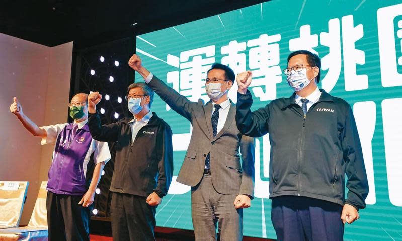 被綠營點名的2024總統接班人選除了賴清德，包括前副總統陳建仁（左）、桃園市長鄭文燦（右）也是熱門人選。（翻攝鄭運鵬臉書）